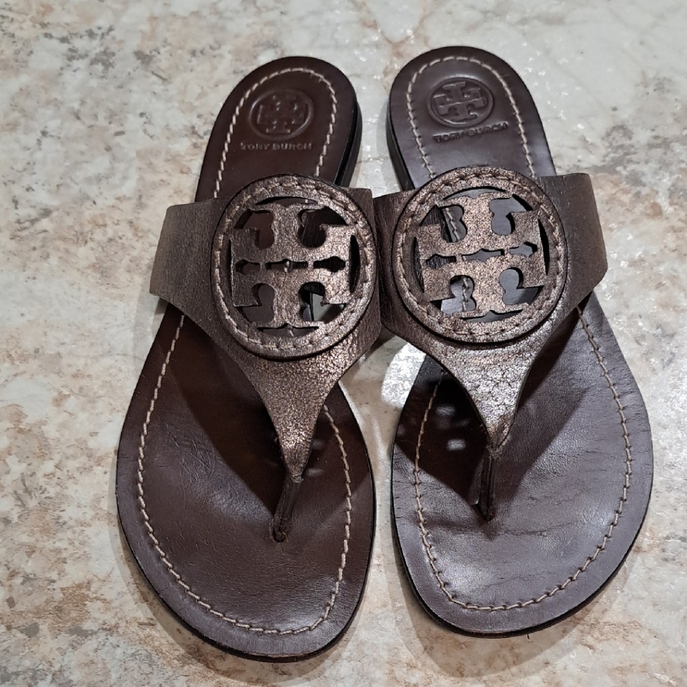 Tory Burch Metallic Bronze Logo Thong Sandals Size 8 Excellent Condition
